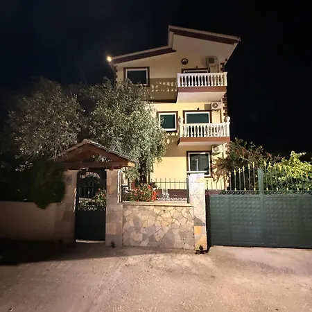 Гостевой дом Grove 3*